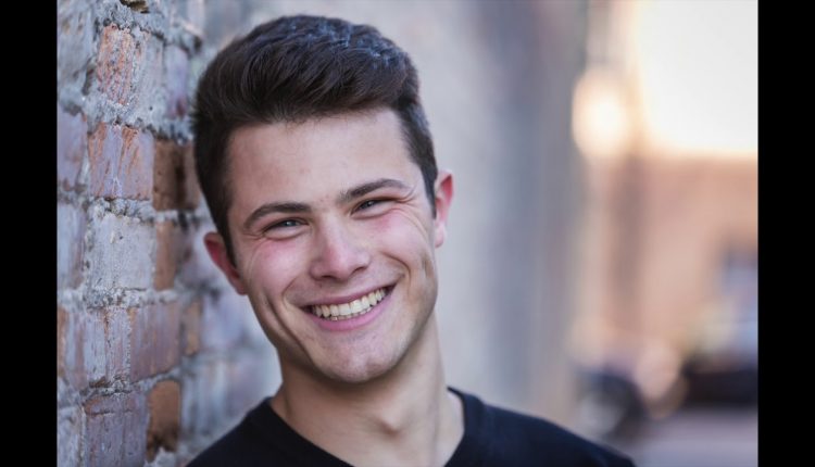 How to take better outdoor senior photos