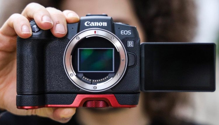 OFFICIAL Canon EOS RP Hands On PHOTO SHOOT | a GAME CHANGING $1,299 Full Frame CAMERA?!