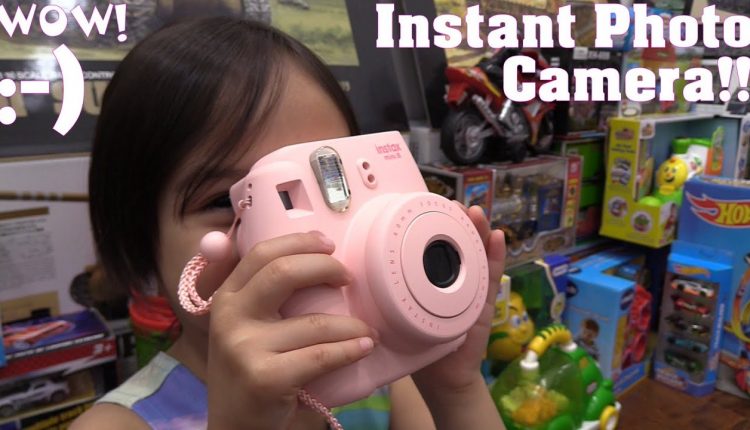 Kids' Instant Photo Camera! An Easy to Use Camera for Kids. Fujifilm Instax Mini 8 Unboxing