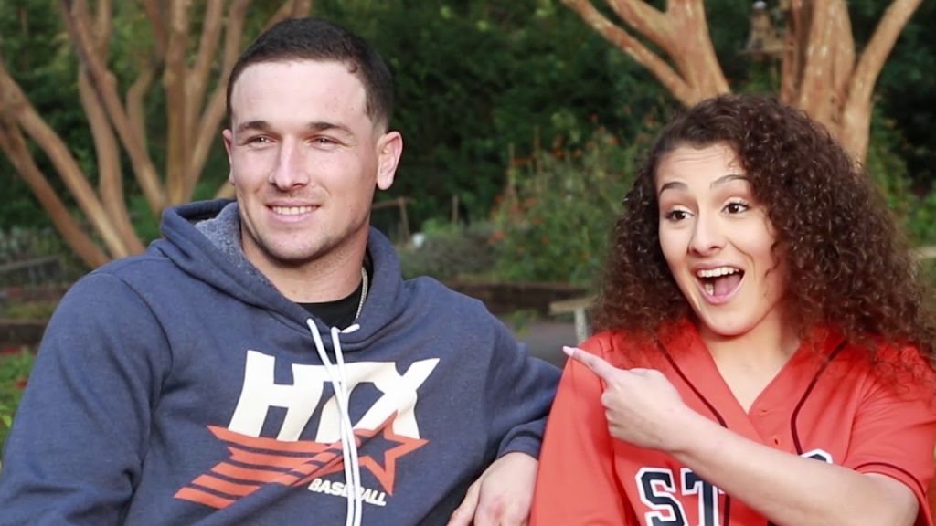 Alex Bregman PHOTOBOMBS Astros Fan's Senior Pictures – DSLR Guru