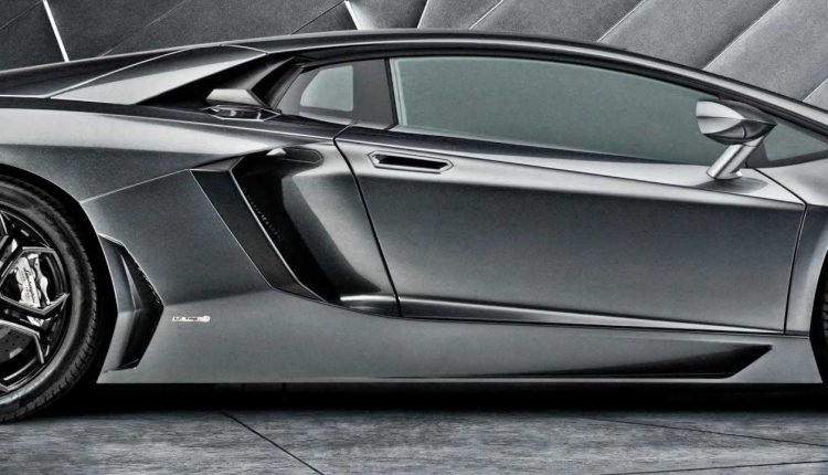 How to photograph and light cars in the studio with the Lamborghini Aventador