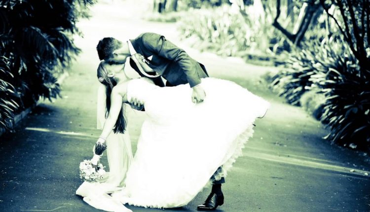 THE DIP - wedding photography tips and poses for the bridal couple