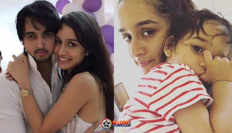 Actress Shraddha Kapoor Family Photos with Father, Mother & Brother Pics