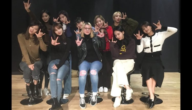 I Took A "Family" Photo with TWICE | Special Event in Korea!!