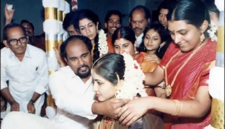 K S Chithra wedding and private pictures