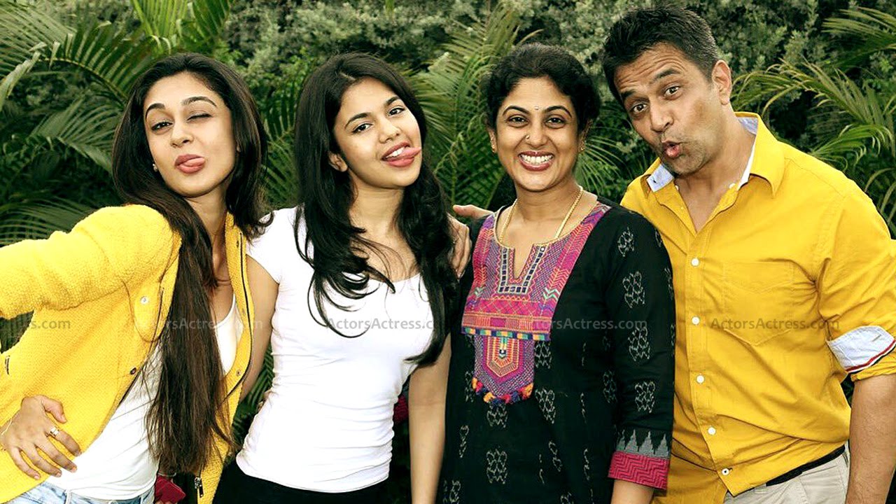 Actor Arjun Family Photos - Tamil Actor Arjun Sarja family