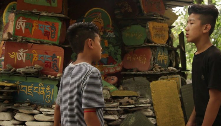 A short film "Finding" by the students of Petoen School's photography and filming club.