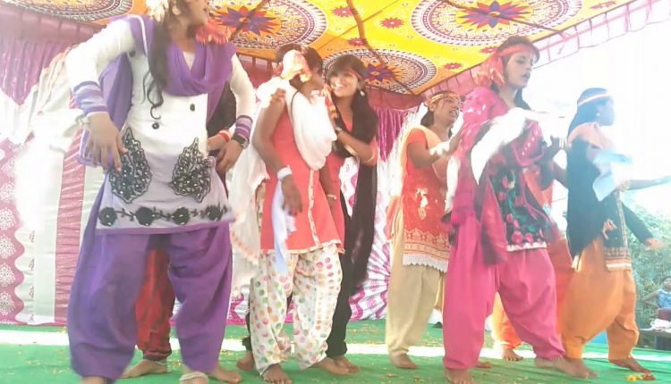 Le photo  le marwadi song cg dance naharpali school