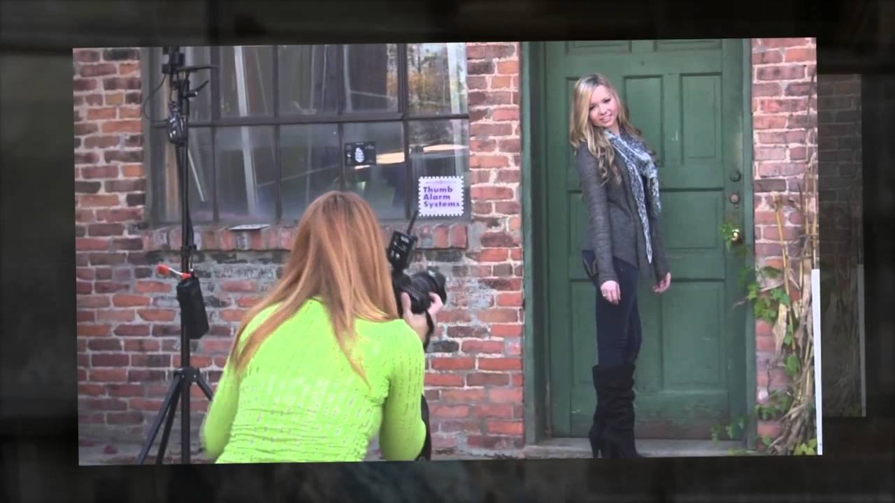 Behind the scenes of a high school senior portrait photo session by Johnston Photography