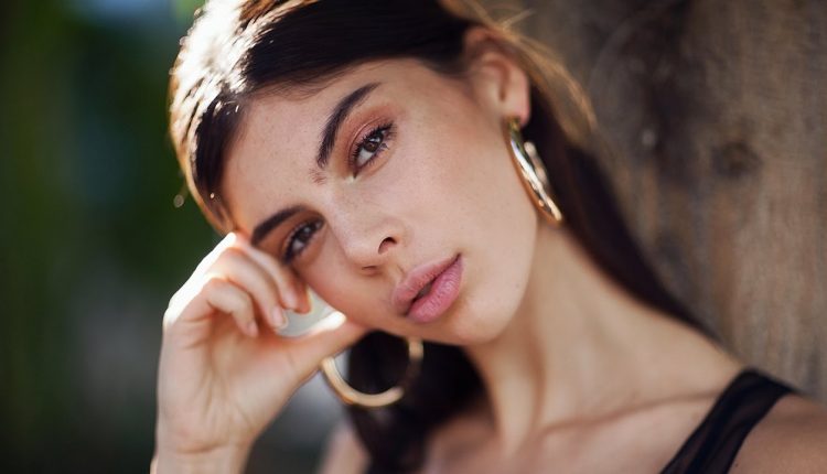 3 PHOTOGRAPHERS SHOOT THE SAME MODEL - Episode 1