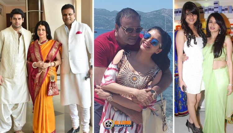Actress Bhagyashree Family Photos with Husband Himalaya Dasani, Daughter Avantika & Son Abhimanyu