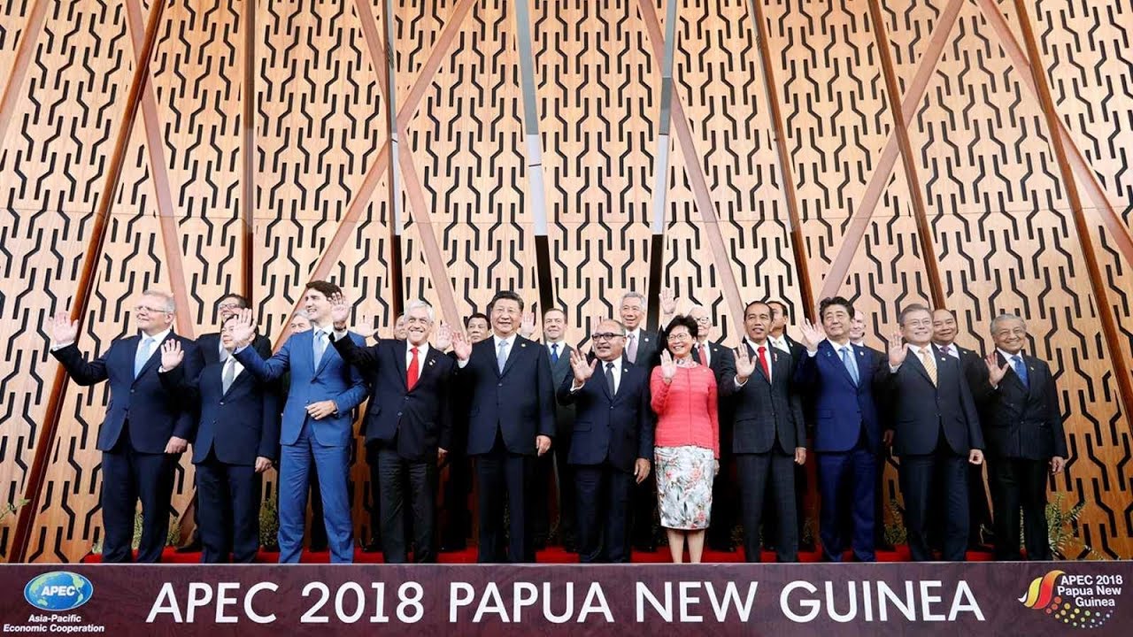 APEC leaders pose for family photo in Port Moresby