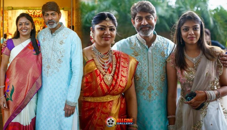 Hero Jagapathi Babu Family Photos with Wife and Daughters