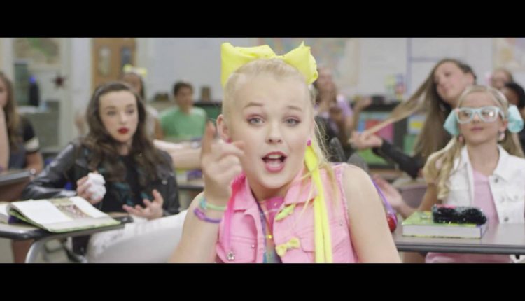 JoJo Siwa - BOOMERANG (Official Video)