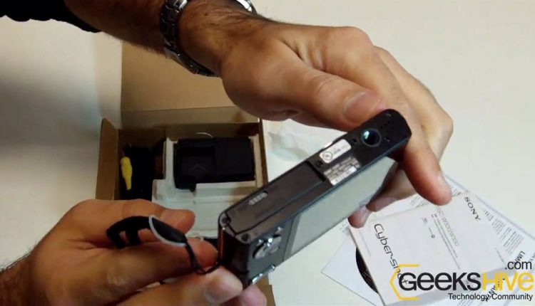 Sony Cyber-Shot DSC-W320 14.1 MP Digital Camera (DSC-W320) unboxing by geekshive.com