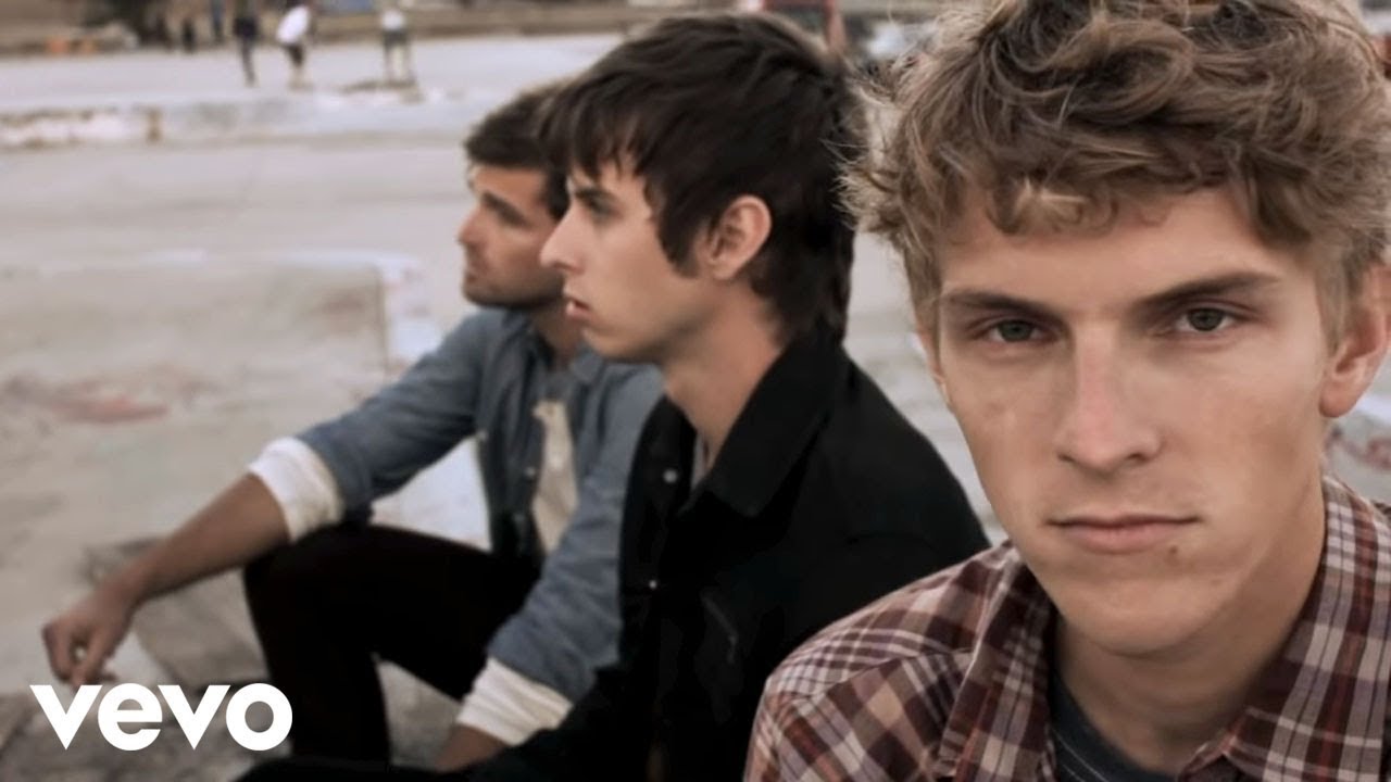 Foster The People - Pumped up Kicks (Official Music Video)