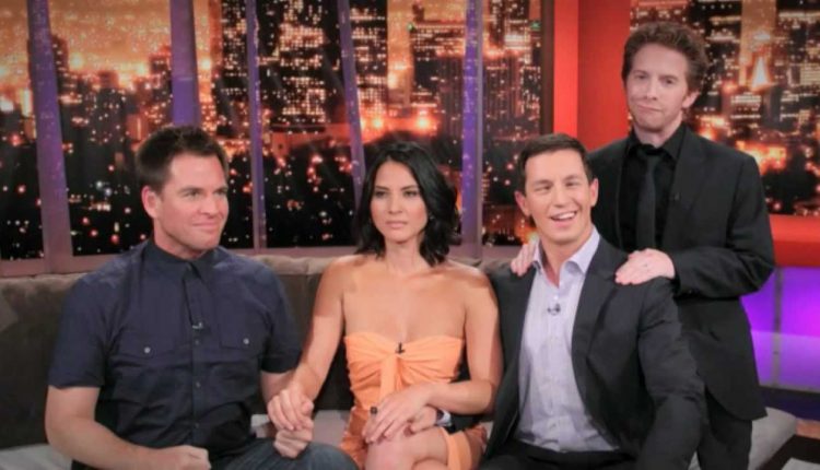 Awkward Family Photo - Eva Longoria, Lake Bell, Steve Carell - ROVE LA