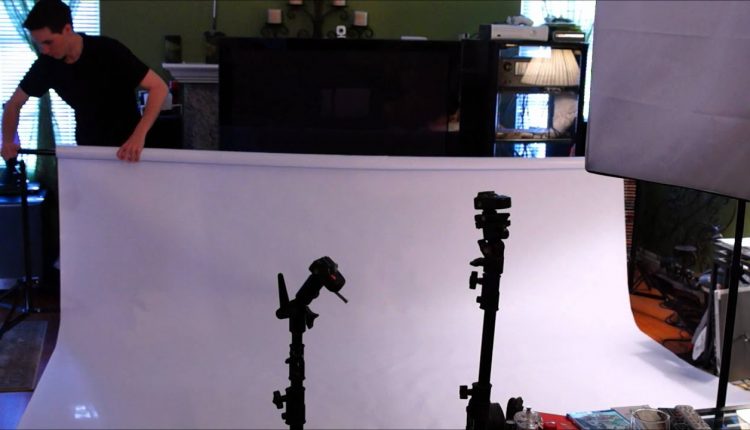 Vinyl Seamless White photo studio Background by CowboyStudio; Setup and first testshots