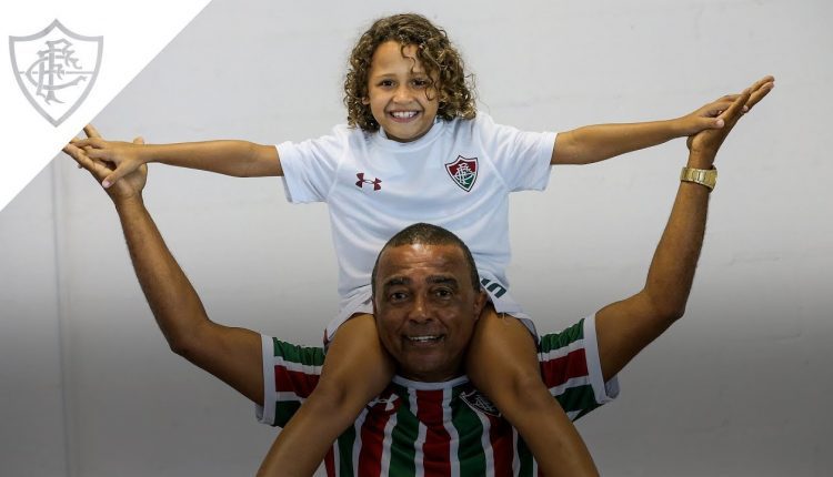 FluTV - Torcedora mirim que viralizou em foto vive sonho tricolor