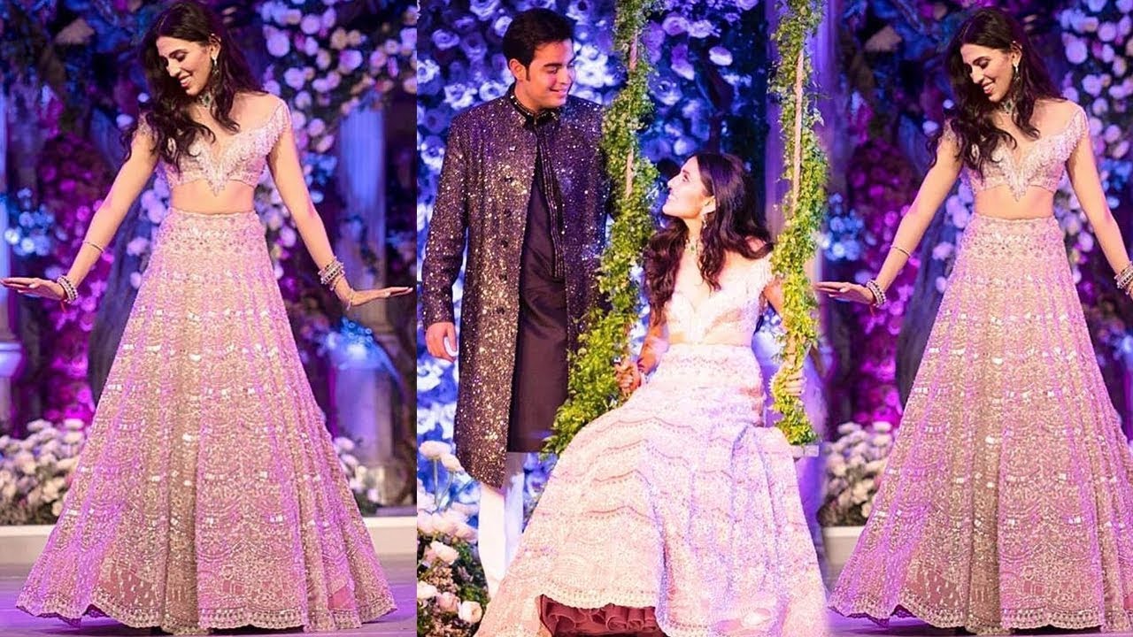 Shloka Mehta First Pic Post Her Wedding With Akash In Her 450 Crore Mansion Gifted By Her In Laws