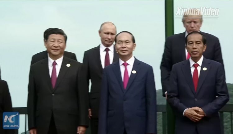 APEC leaders pose for family photo in Da Nang, Vietnam