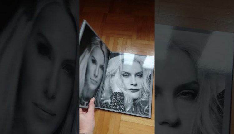 Test/ Vergleich: Cewe-Fotobuch (dm) und Saal Digital-Fotobuch