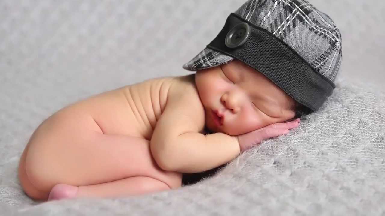 Behind the Scenes with 7 Day Newborn Baby Photoshoot by Ana Brandt