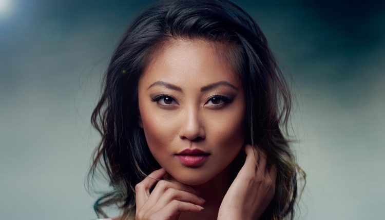 Natural Light vs Off Camera Flash CHALLENGE Outdoor PORTRAIT Photography Tutorial