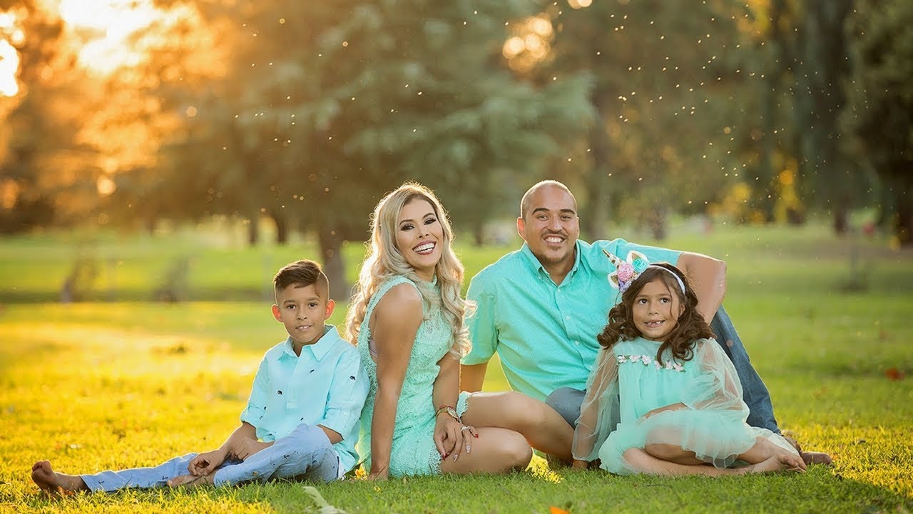 FUN FAMILY PHOTOSHOOT, Family Portrait Photography