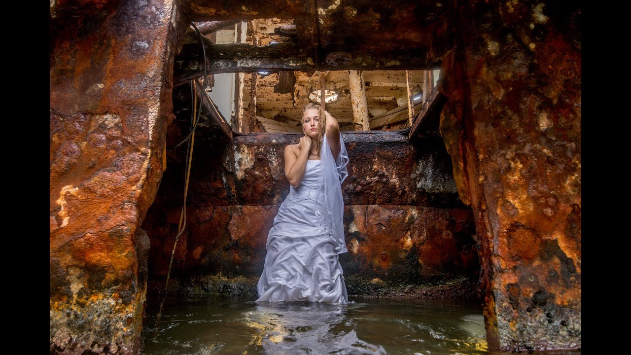 SHIPWRECKED!  Bridal shoot in an abandoned shipwreck in Aruba in the Caribbean with Jason Lanier
