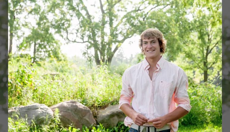 Freeland Photography Senior Portraits-Senior Boys