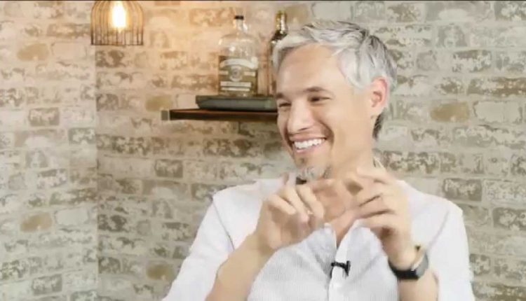 Tony & Chelsea LIVE: Favorite Camera Accessories, Real-time Photo Reviews!