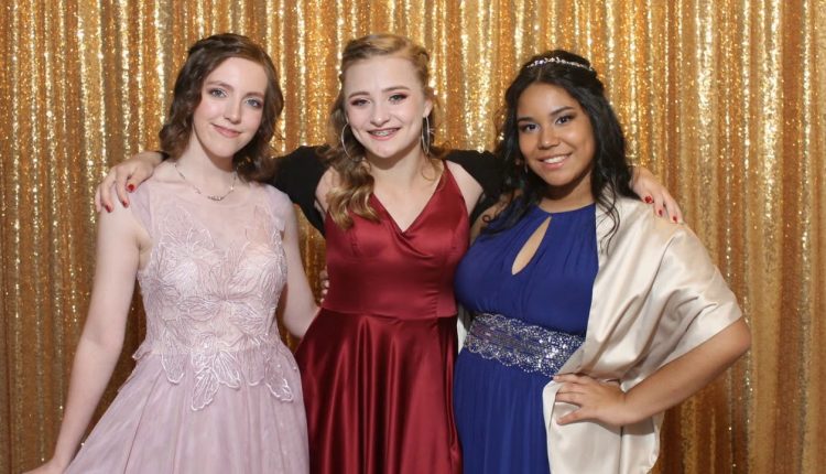 Photo Booth Rental - Heritage Gateway School Prom - Schnepf Farms