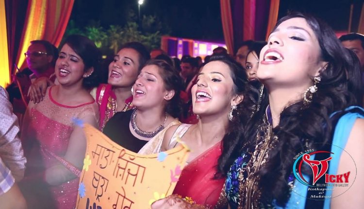 Dr Adit Weds Dr Prerna - Vicky Bollywood Foto Gallery-