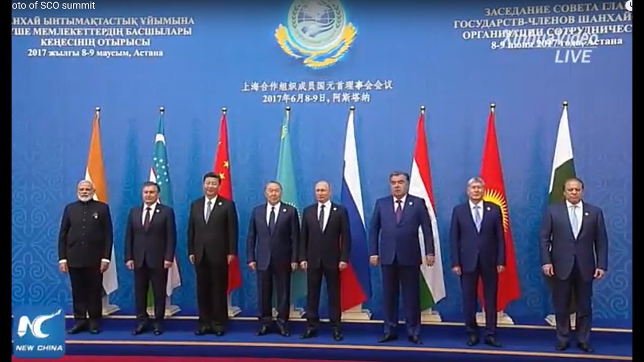 Family photo of SCO summit