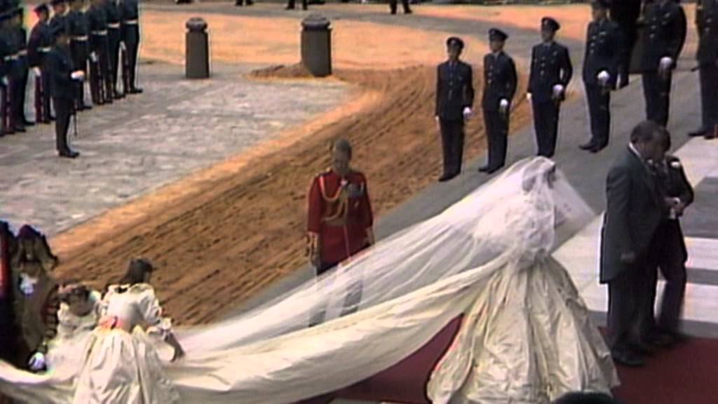 Rare photos from Charles' and Diana's wedding | 5 News