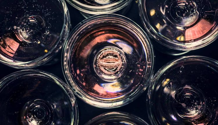 Shoot Amazing Wedding Photos in Terrible Locations with Susan Stripling